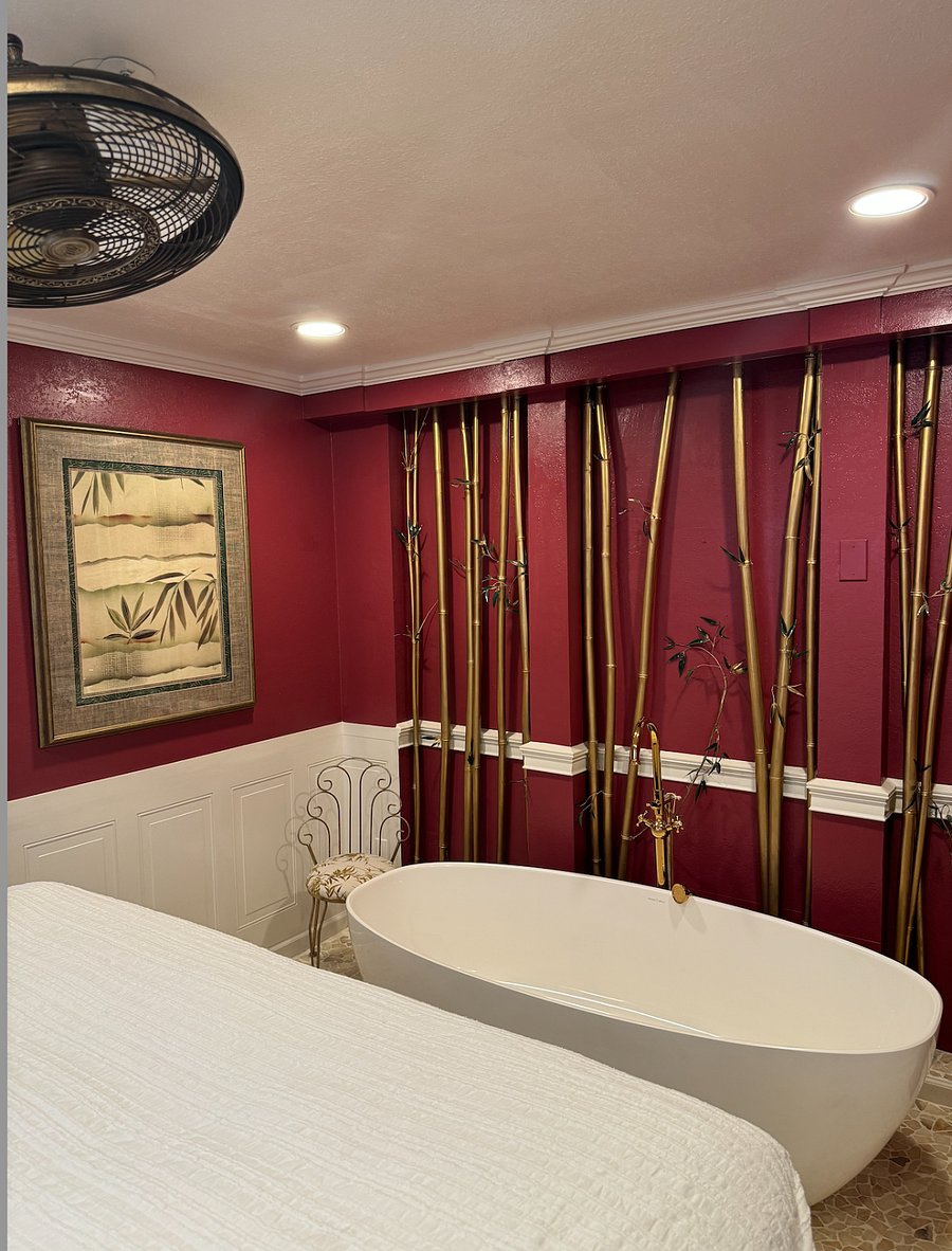 Private Soaking Tub!
