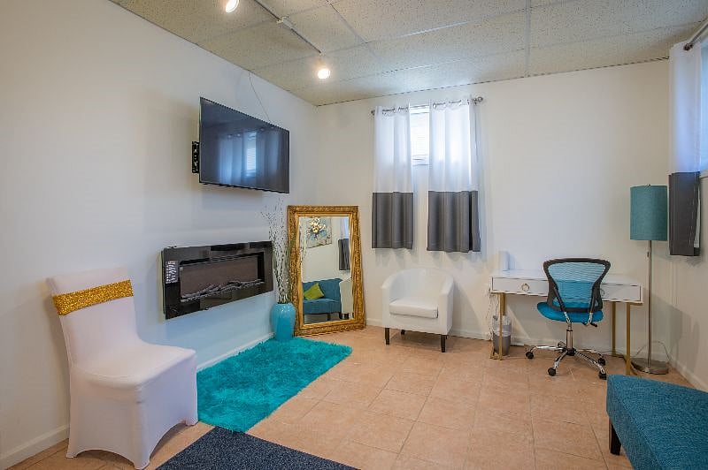 445EBO Livingroom
