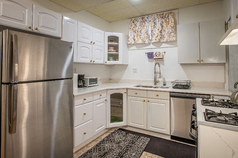 445EBO Full Kitchen
