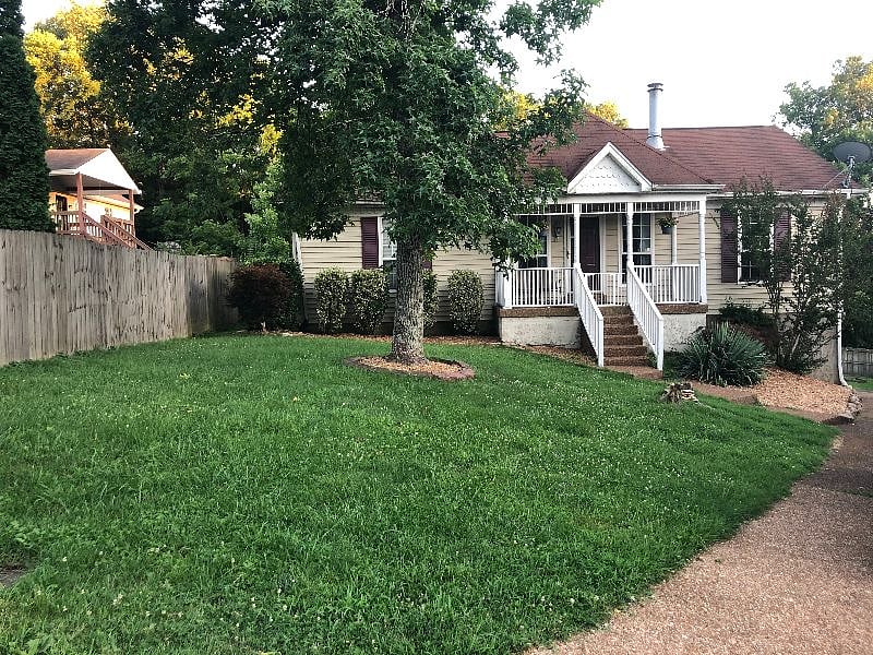 Picture of the outside of the house.