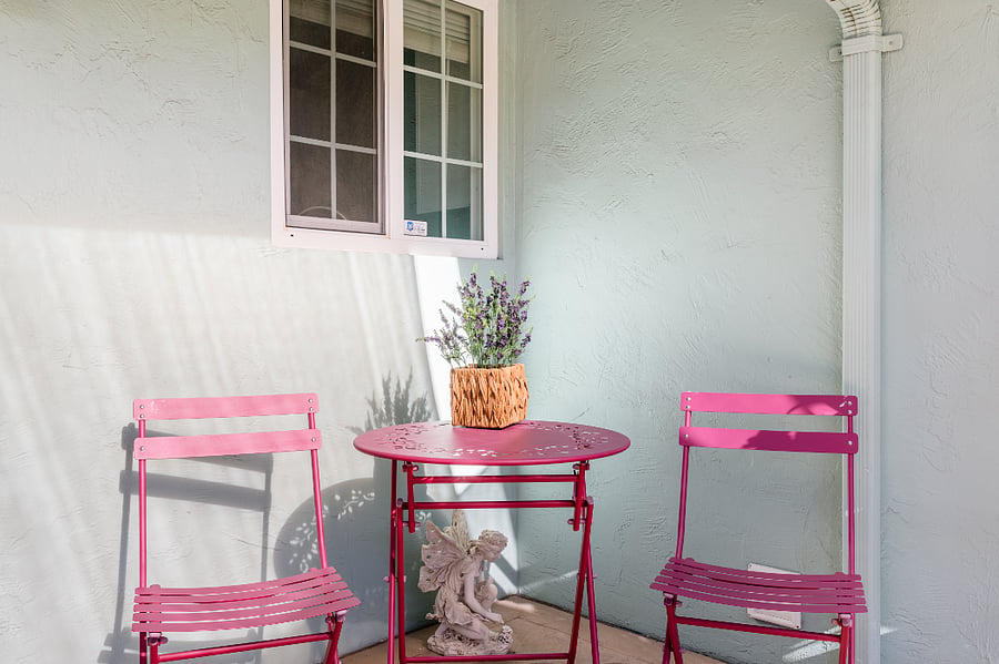 Alfresco dining ~ your enjoy coffee/tea, wine, or meal while taking in beautiful landscaping, birds, butterflies, and hummingbirds.