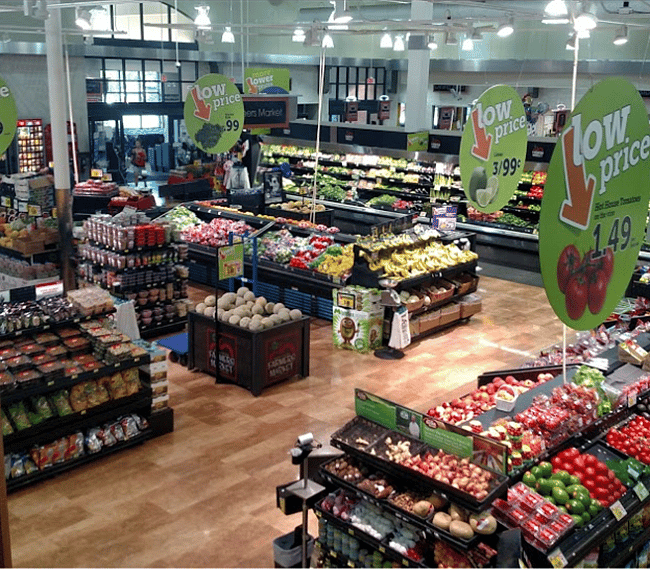 Harris Teeter Grocery Store only 3 blocks.
