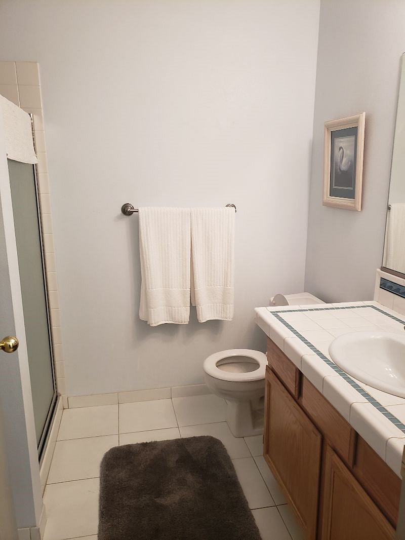 Full guest bath