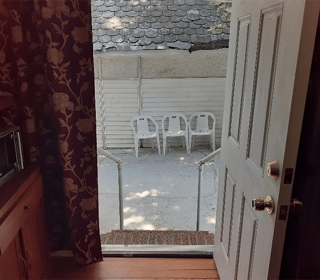 Access to the back patio