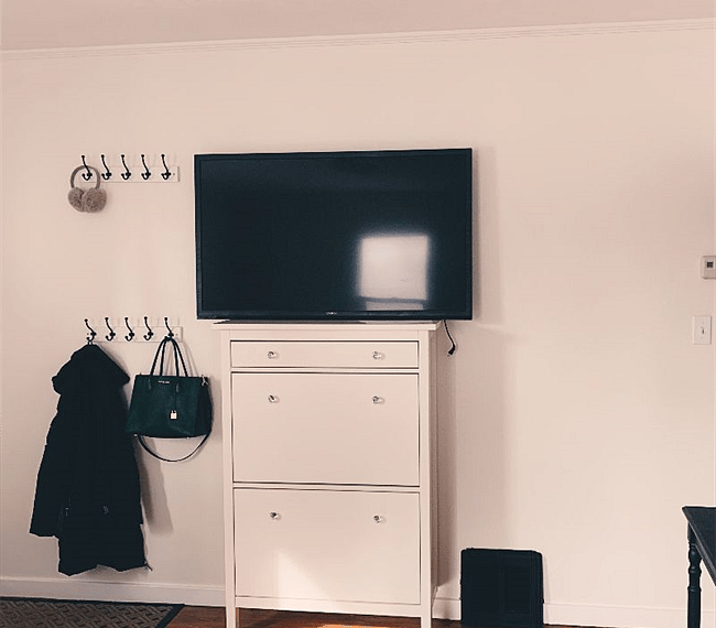 Television equipped with Roku, Hulu, Netflix, and HBO all set up. Wifi available. 