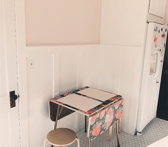 Eating nook.