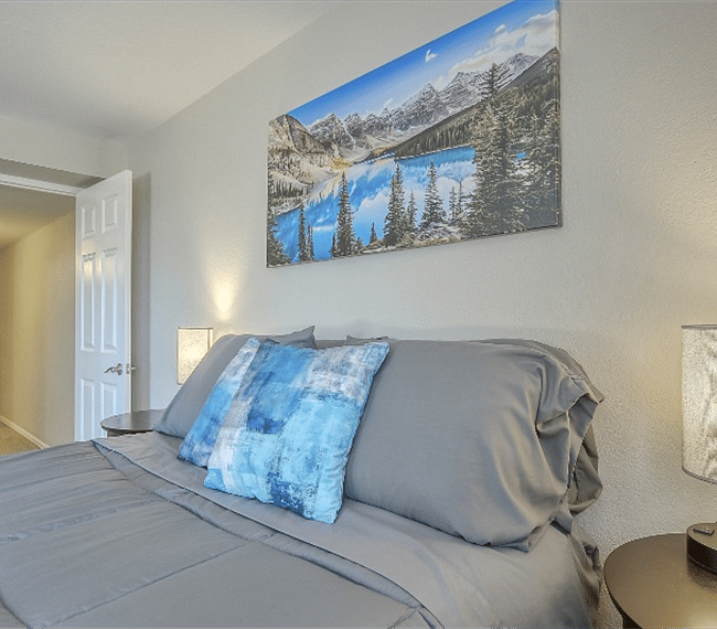 Sheets and linens included