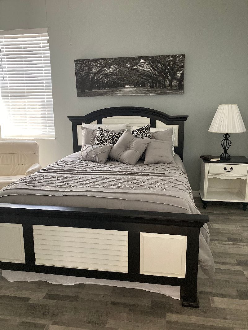 Queen bed, this room can be used as a second Master as it has a bathroom off the bedroom.