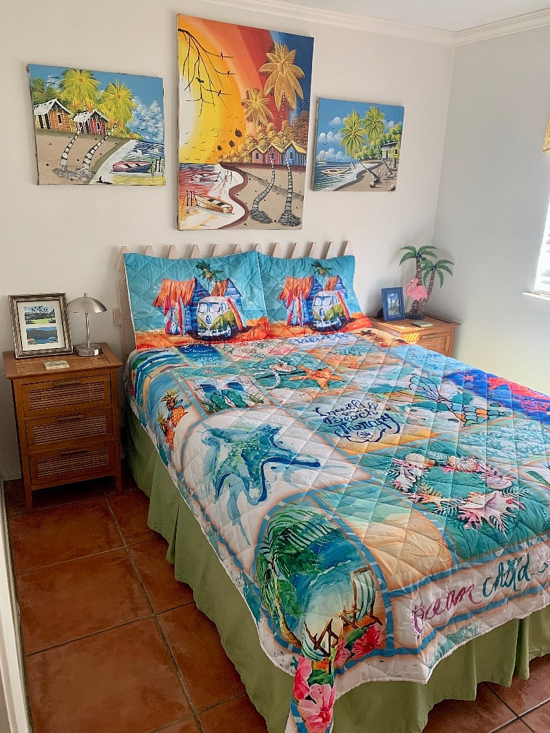 Guest bedroom with memory foam queen mattress, also super comfy!