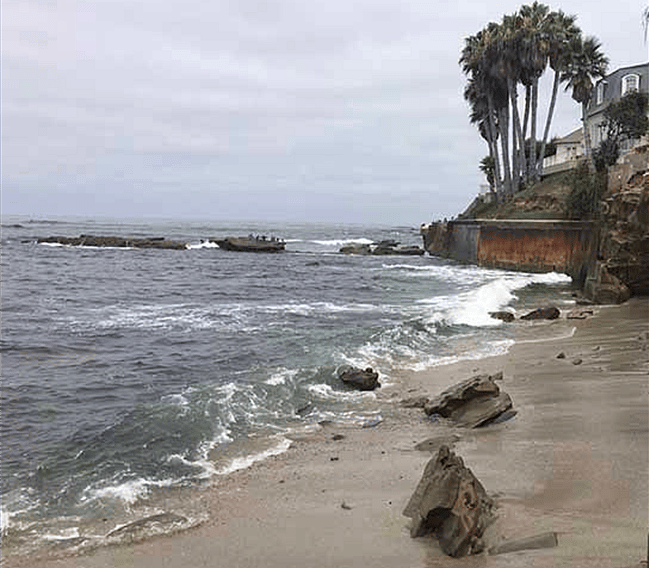 2 Blocks to the Ocean.