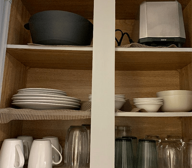 Dishware included