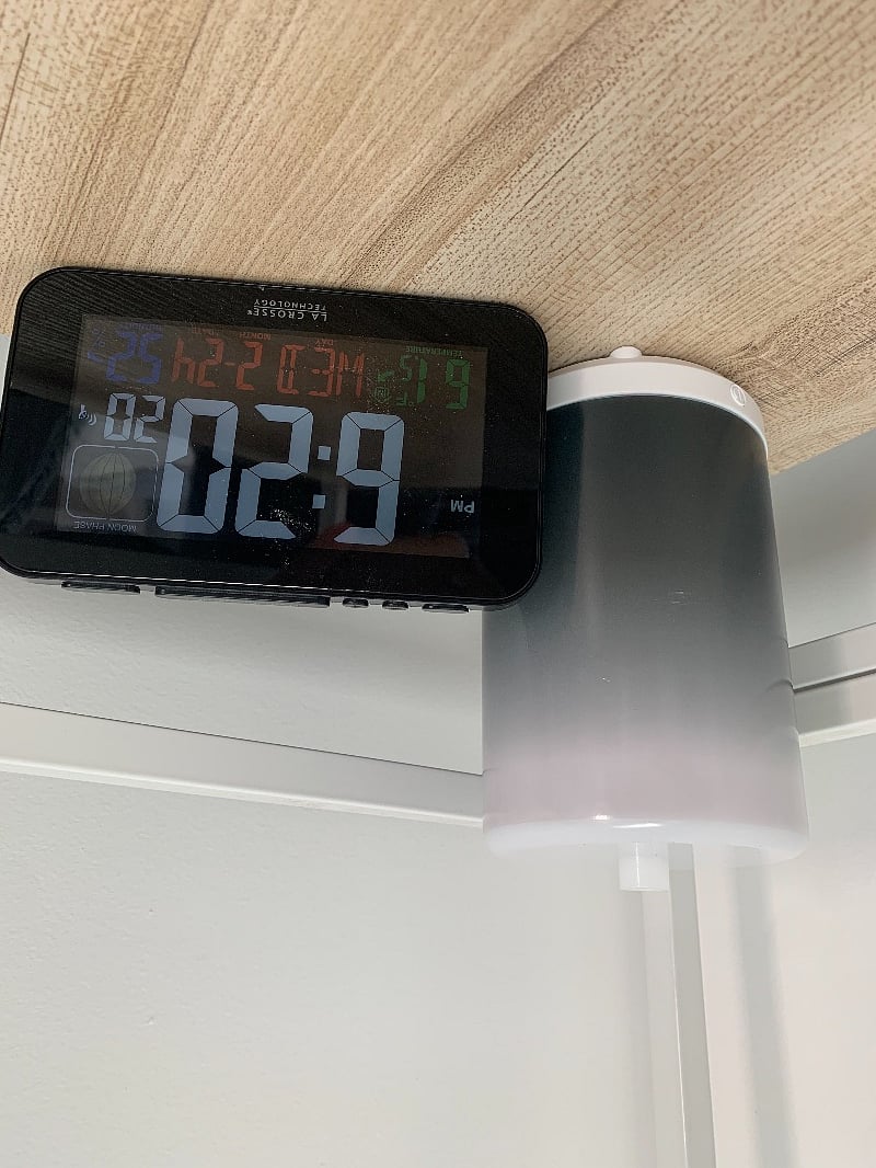 alarm clock and aromatherapy diffuser (essential oils provided)