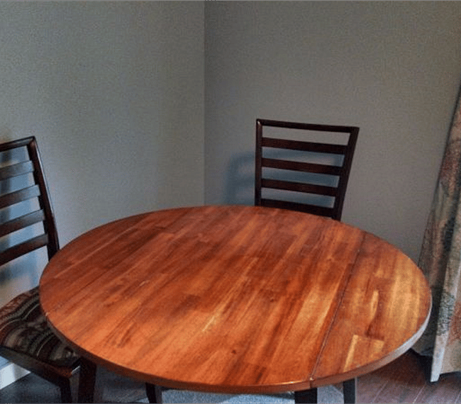 Small table and chairs in bonus room