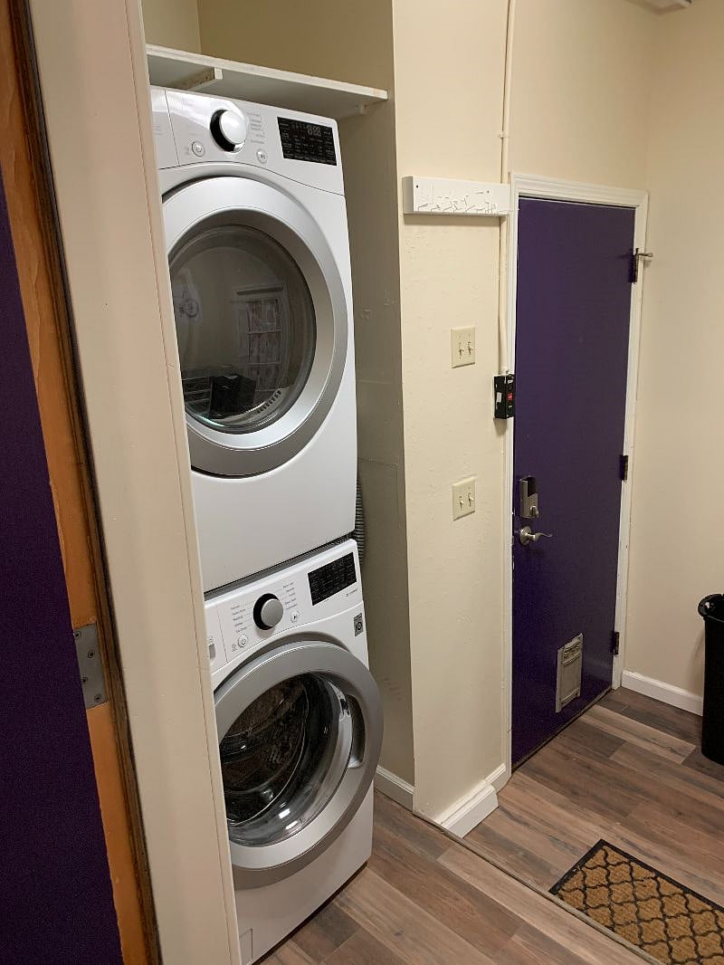 NEW washer/dryer in private arctic entry.