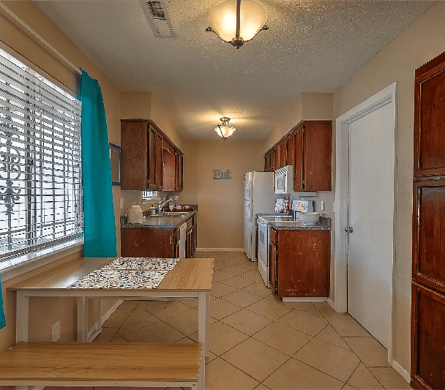 Furnished Finder property 265198_1 photo 7