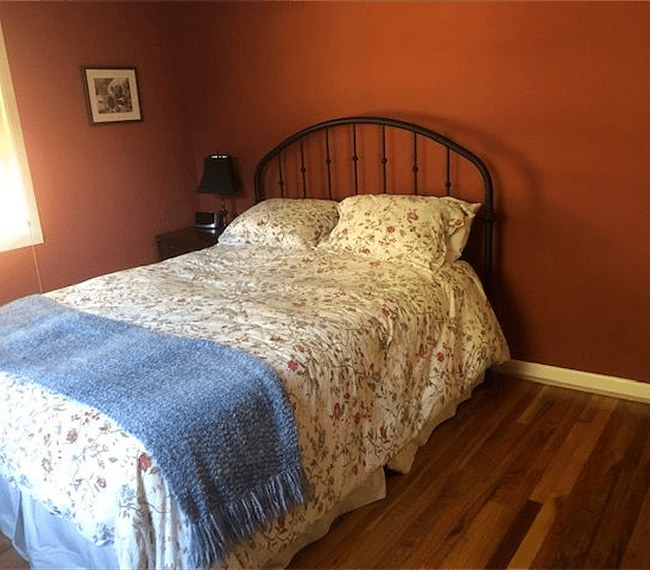 Comfortable queen bed