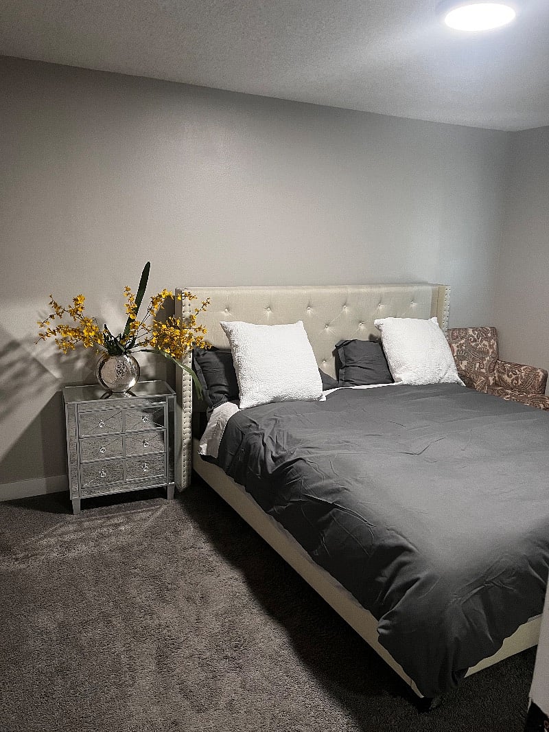 #Masterbedroom with private bathroom and blackout curtains