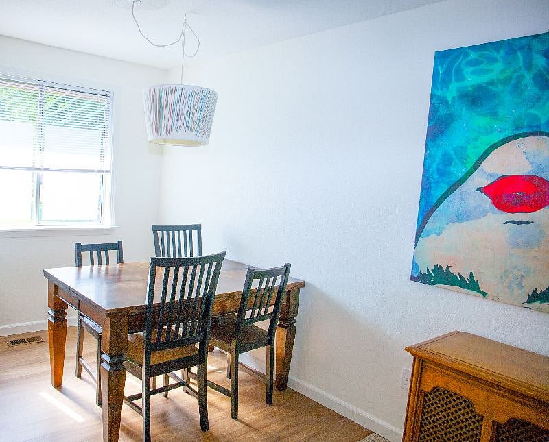 Bright dining space for 4.