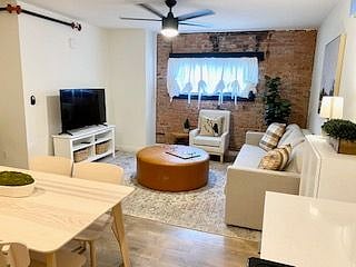 unit 3 includes wifi and cable