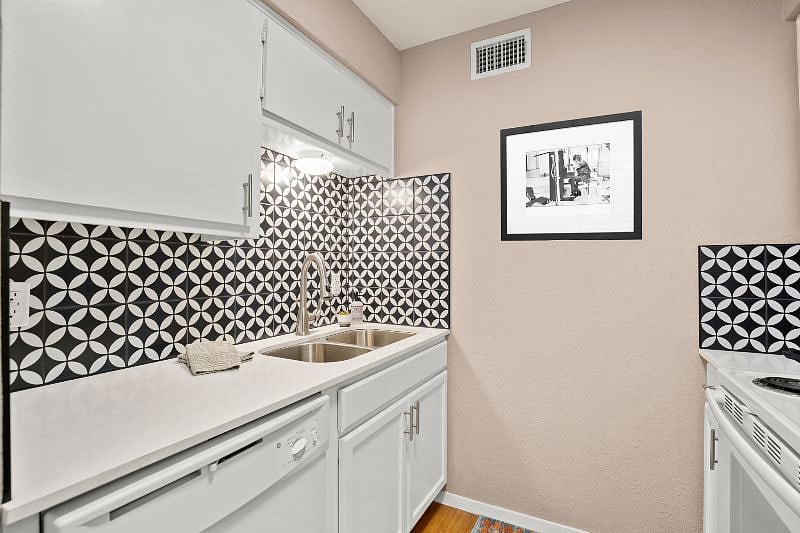 Furnished Finder property 265423_1 photo 18