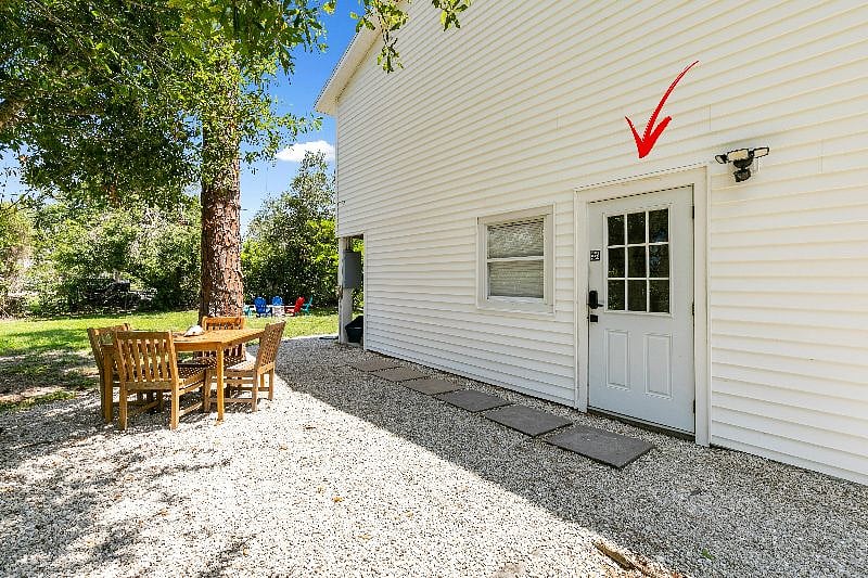 Private Entrance