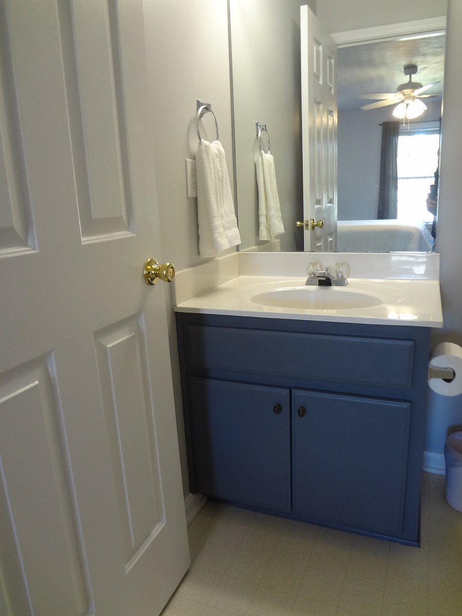 Master Bedroom Full Bath.