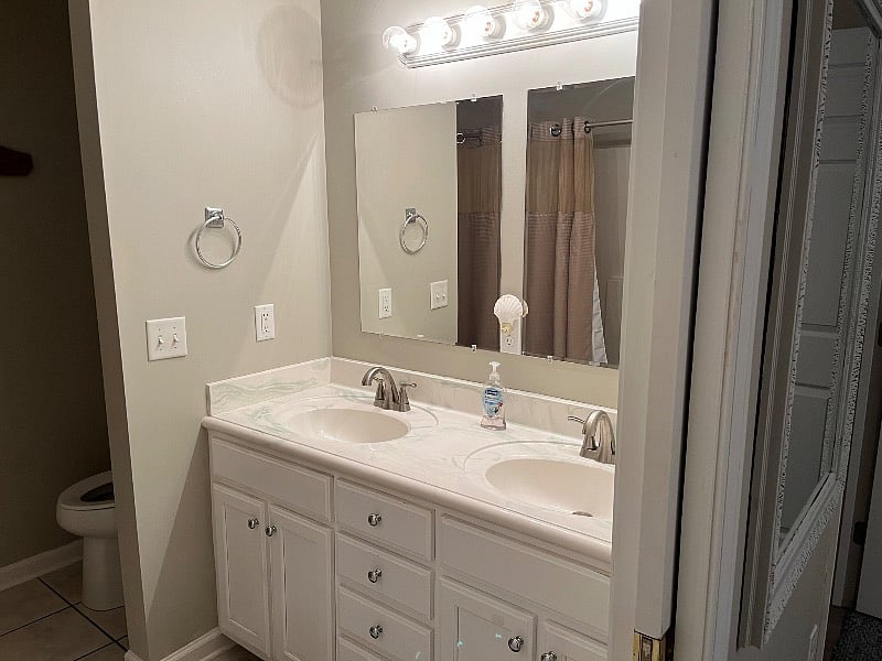 # 1 Bathroom