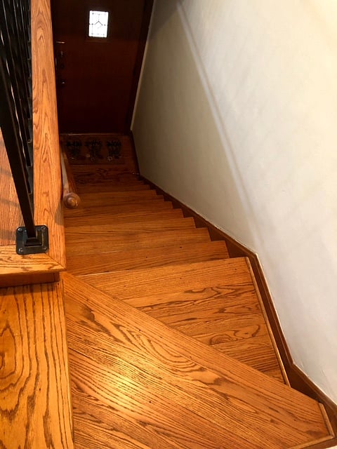 Front door entry staircase
