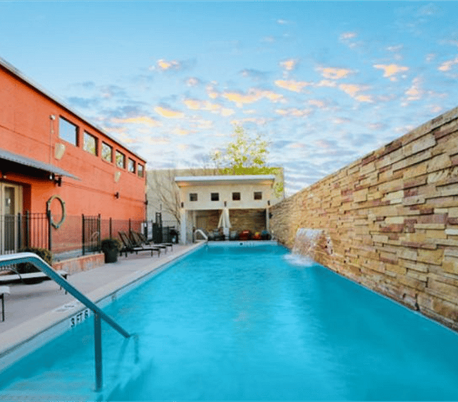 Capture The Charm, Love The Space, Live The Location