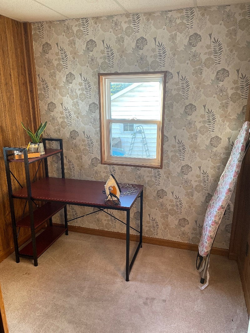 Sunroom/office off the masterbedroom