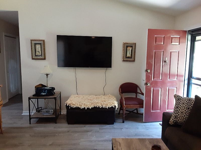Furnished Finder property 266700_1 photo 2
