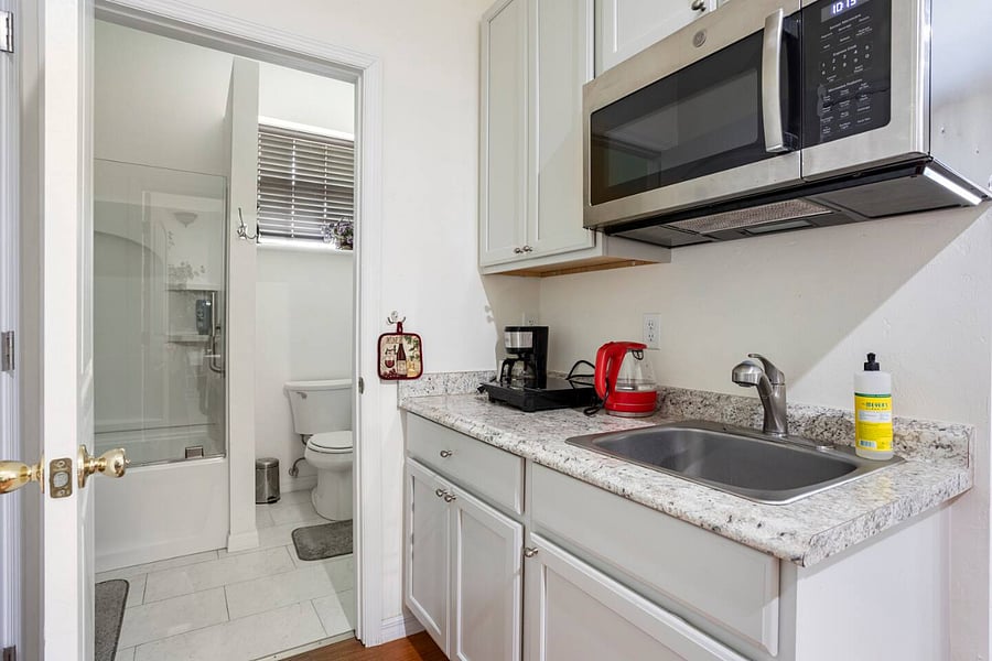 Furnished Finder property 266800_2 photo 17