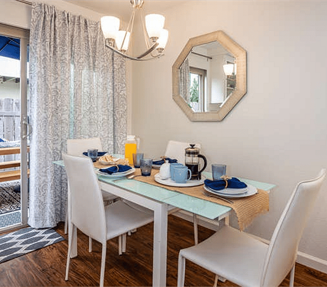 Everything tastes better at the beach! Enjoy your morning coffee, meals, or snacks from the dining area just off the kitchen.