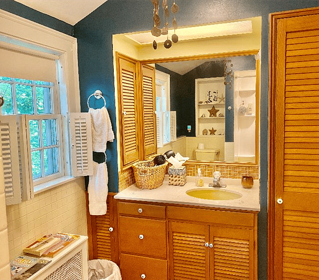 2nd Floor Apt - Bathroom