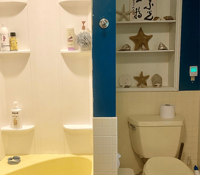 2nd Floor Apt - Bathroom