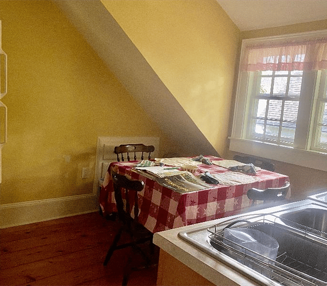 2nd Floor Apt - Kitchen