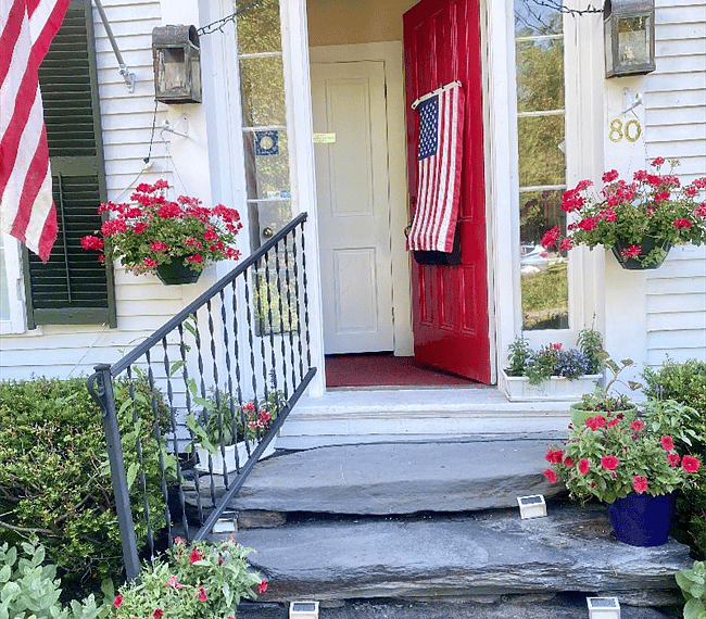 Artful Lodging & Retreats - 1st and 2nd Floor Apartments Property Entrance