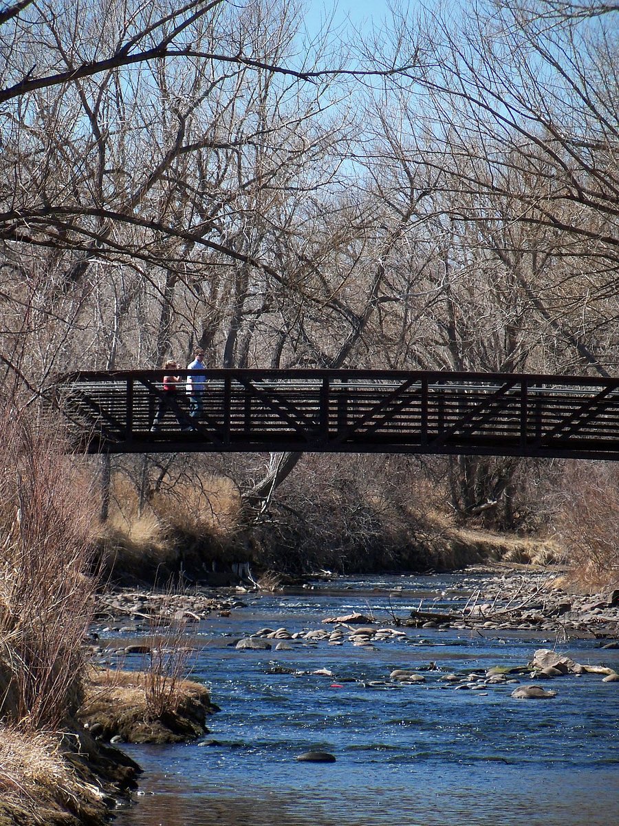 The walking trail is minutes away.  Perfect for walking the dog!  You would never know you were 20 minutes from downtown Denver...You can spot foxes, beavers, and deer!