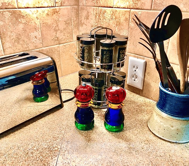 Complete spice rack.