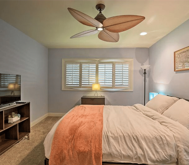 Queen size bed and TV included