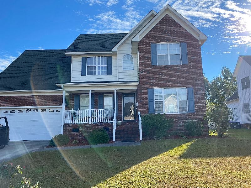 Front exterior of home, bi-weekly yard phases. Quiet subdivision. Yeah close to all the amenities. Approximately 3 mi from ECU hospital
