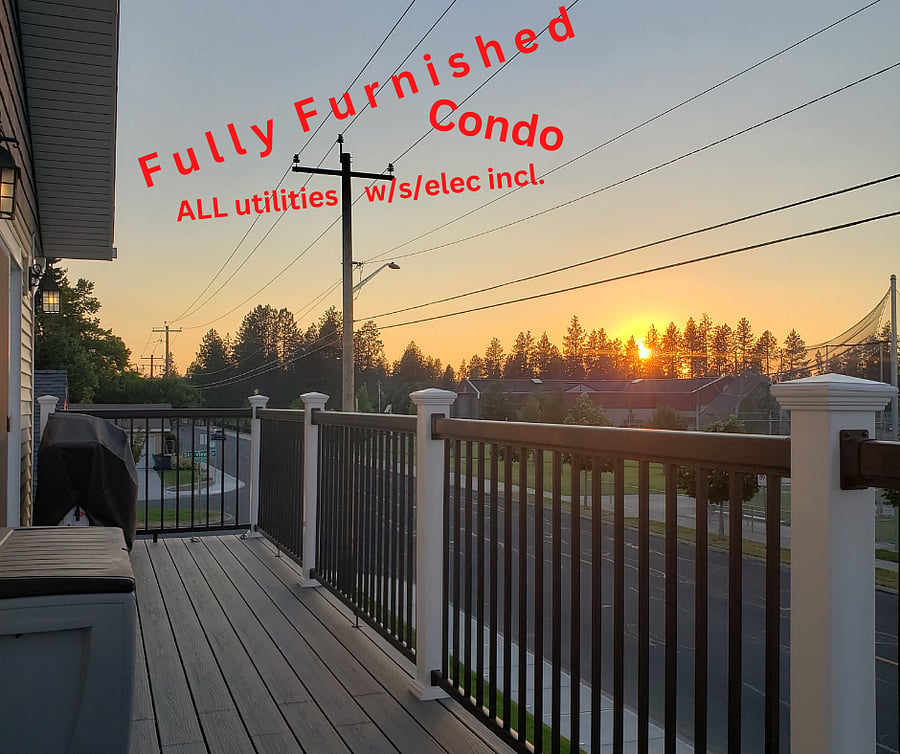 Beautiful Deck to see BOTH sunrise and sunsets....