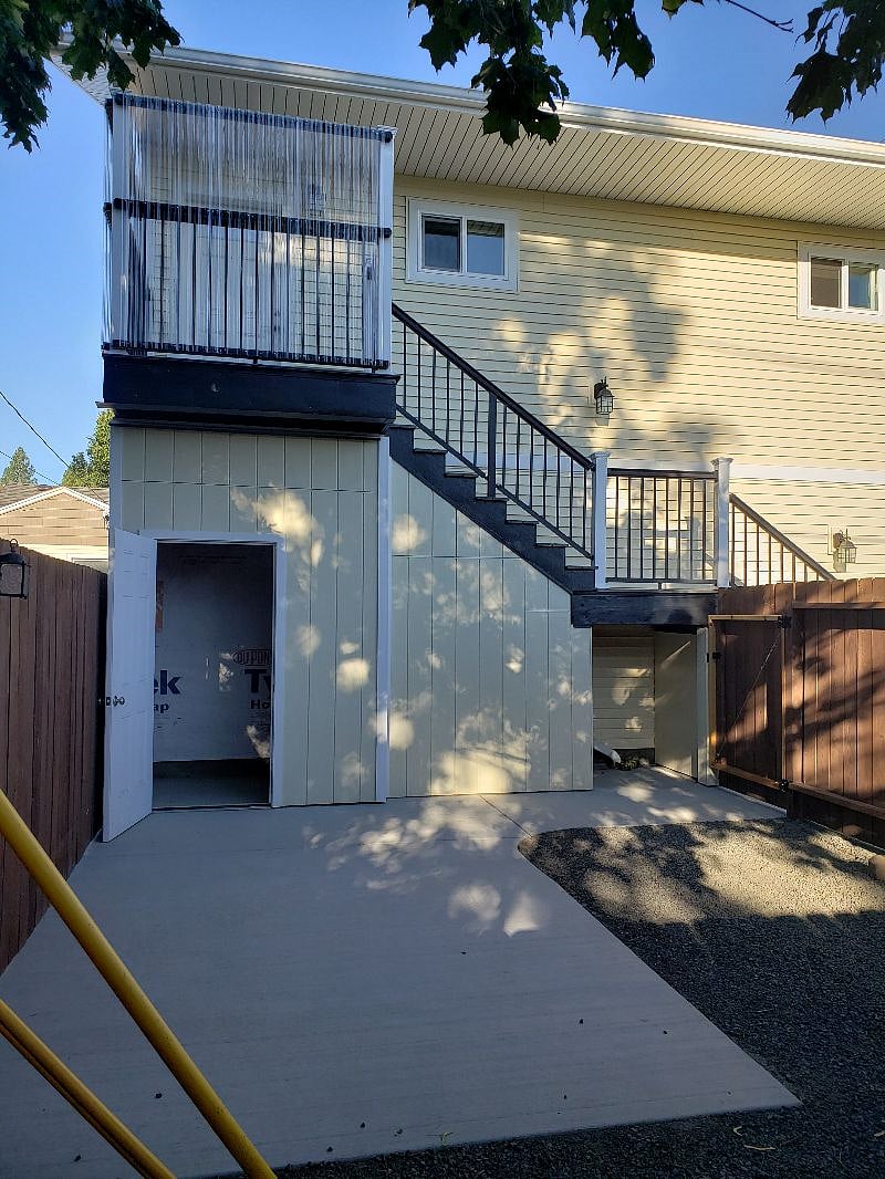 This is the lower additional storage area. Store what you want as well. This is where your table and chairs is stored for your lower entertainment. Plus maybe a bicycle for you, that I might be able to arrange for you..complements of the house!