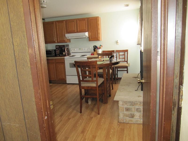 Entry to kitchen from living room.