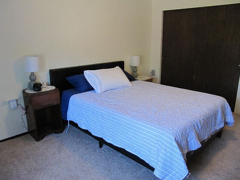 Queen Bed

