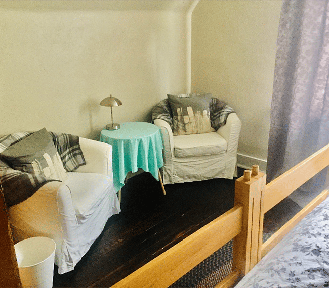 Kind Bedroom Sitting Area