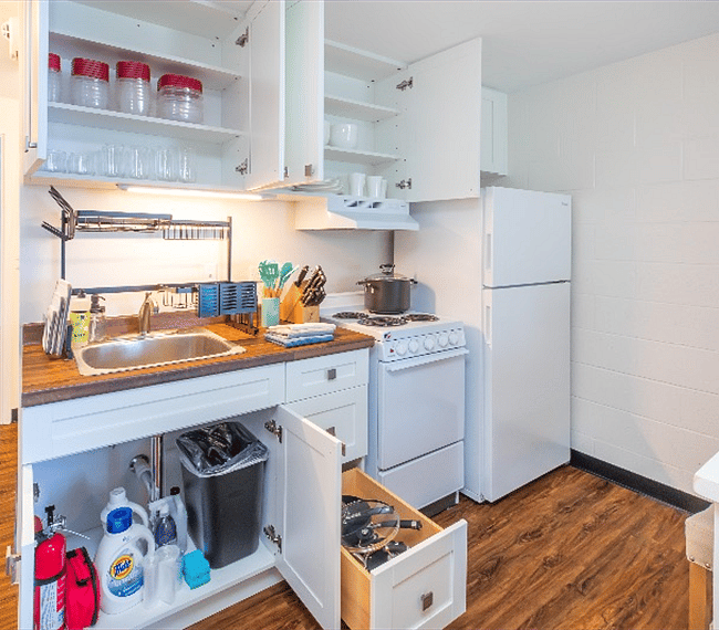 Beautifully appointed kitchen