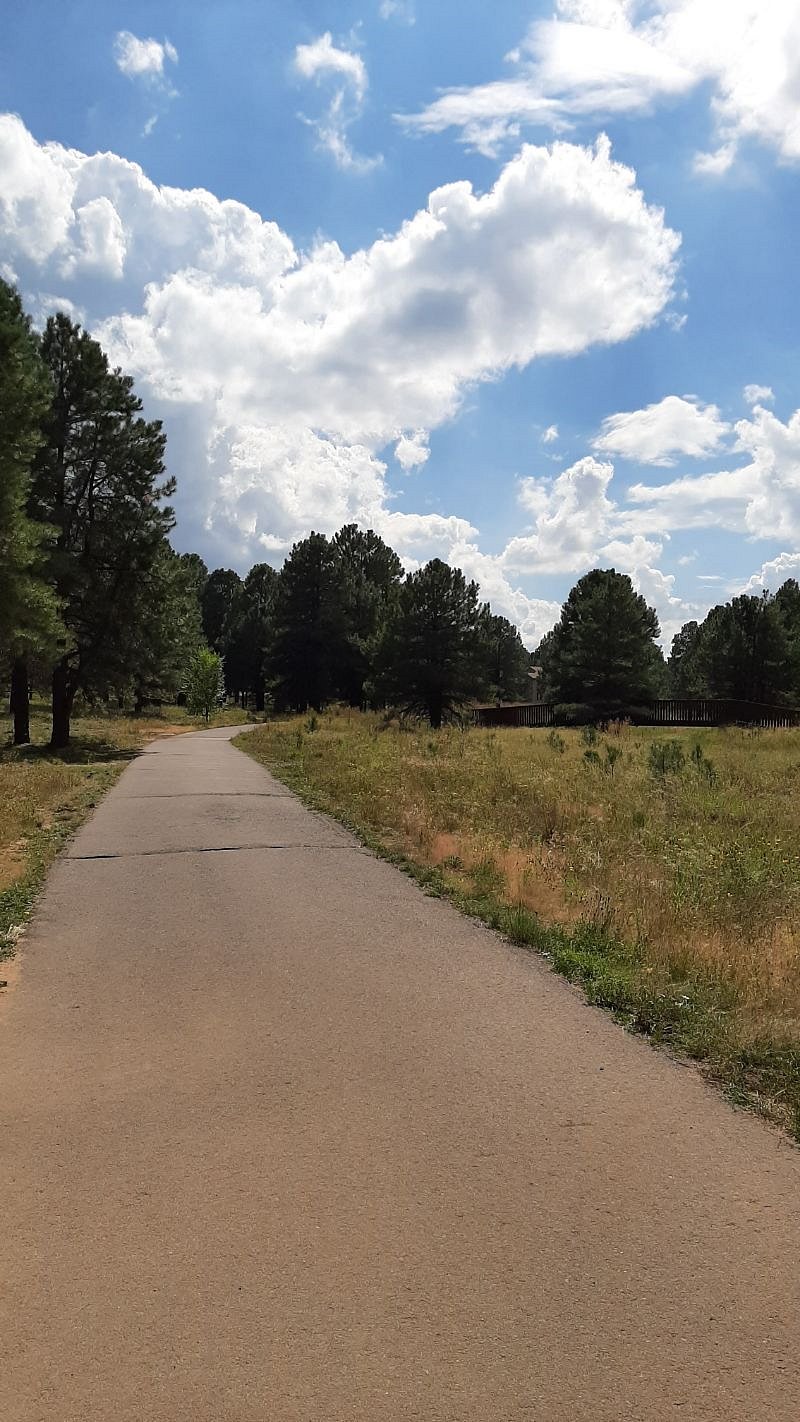 HOA walking trails nearby