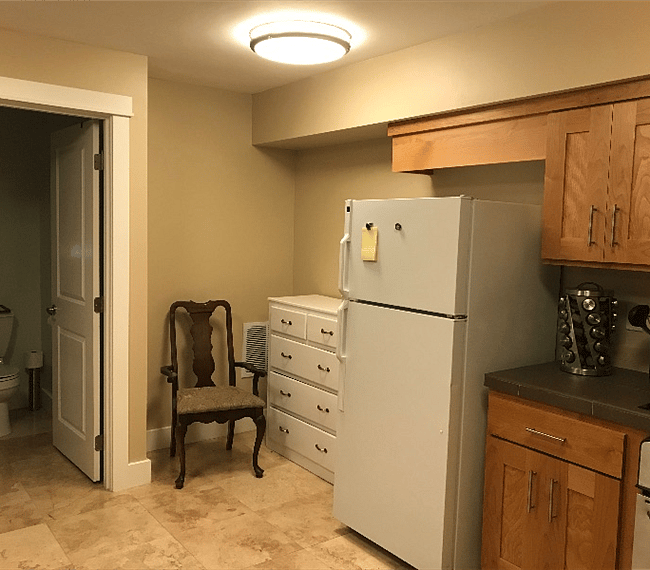 Beautifully appointed kitchen