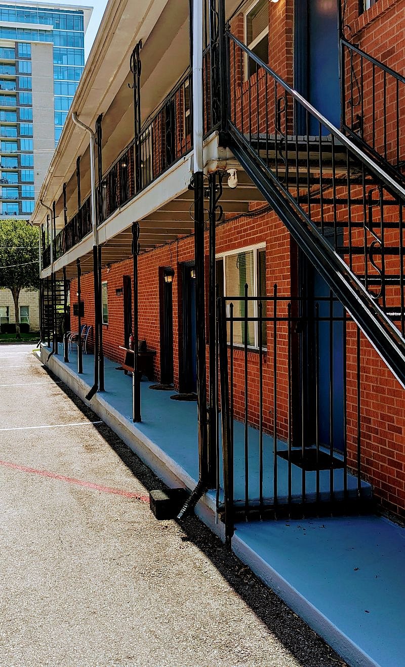 Easy, Contactless and Private Entrances